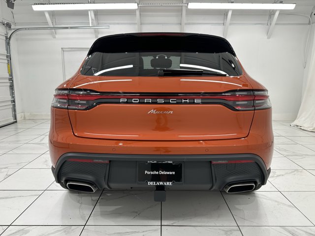 2025 Porsche Macan Base Image 8 of 60