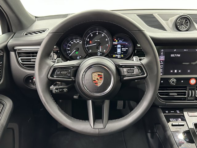 2025 Porsche Macan Base Image 26 of 60