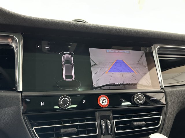 2025 Porsche Macan Base Image 34 of 60