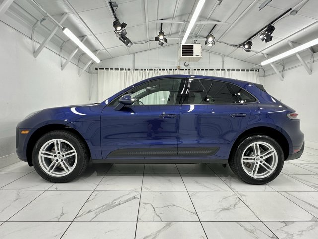 2025 Porsche Macan Base Image 12 of 61