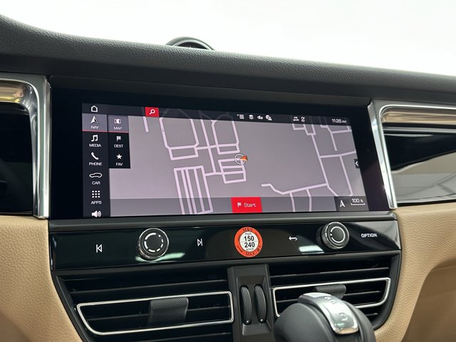 2025 Porsche Macan Base Image 31 of 61