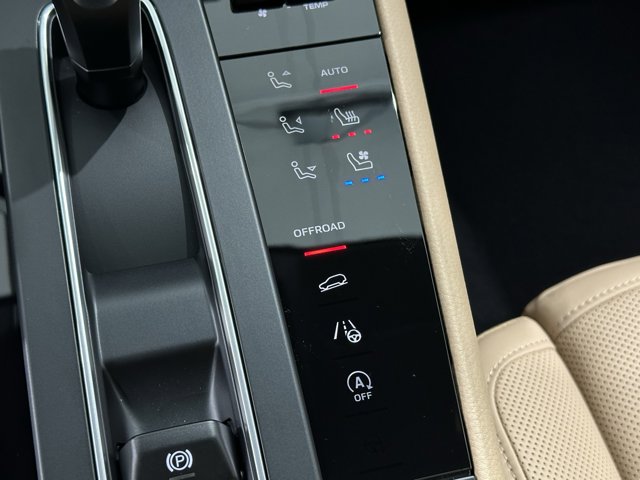 2025 Porsche Macan Base Image 37 of 61