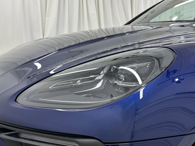 2025 Porsche Macan Base Image 41 of 61