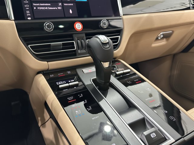 2025 Porsche Macan Base Image 35 of 61