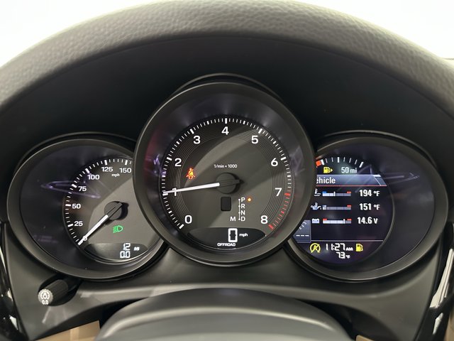 2025 Porsche Macan Base Image 28 of 61