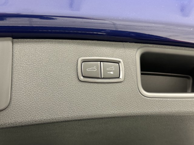 2025 Porsche Macan Base Image 47 of 61