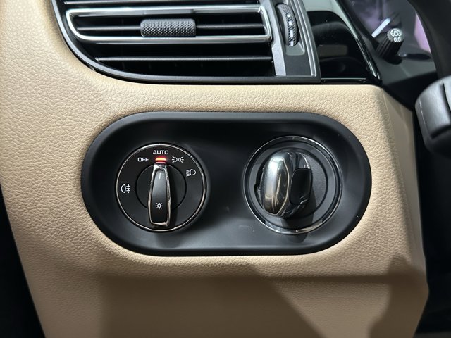 2025 Porsche Macan Base Image 44 of 61