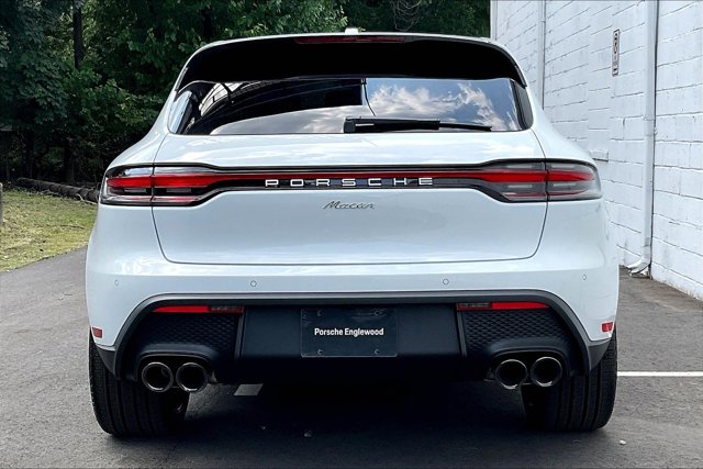 Vehicle image 4 of 15