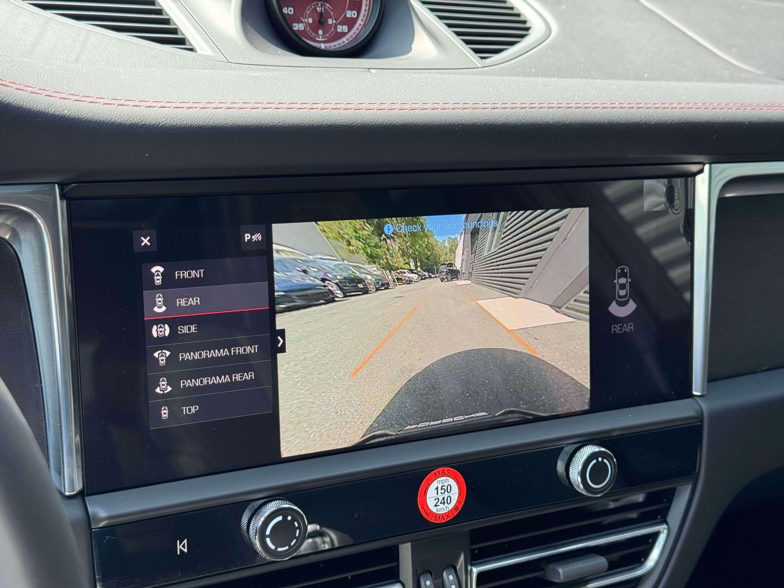 2025 Porsche Macan GTS Image 20 of 25