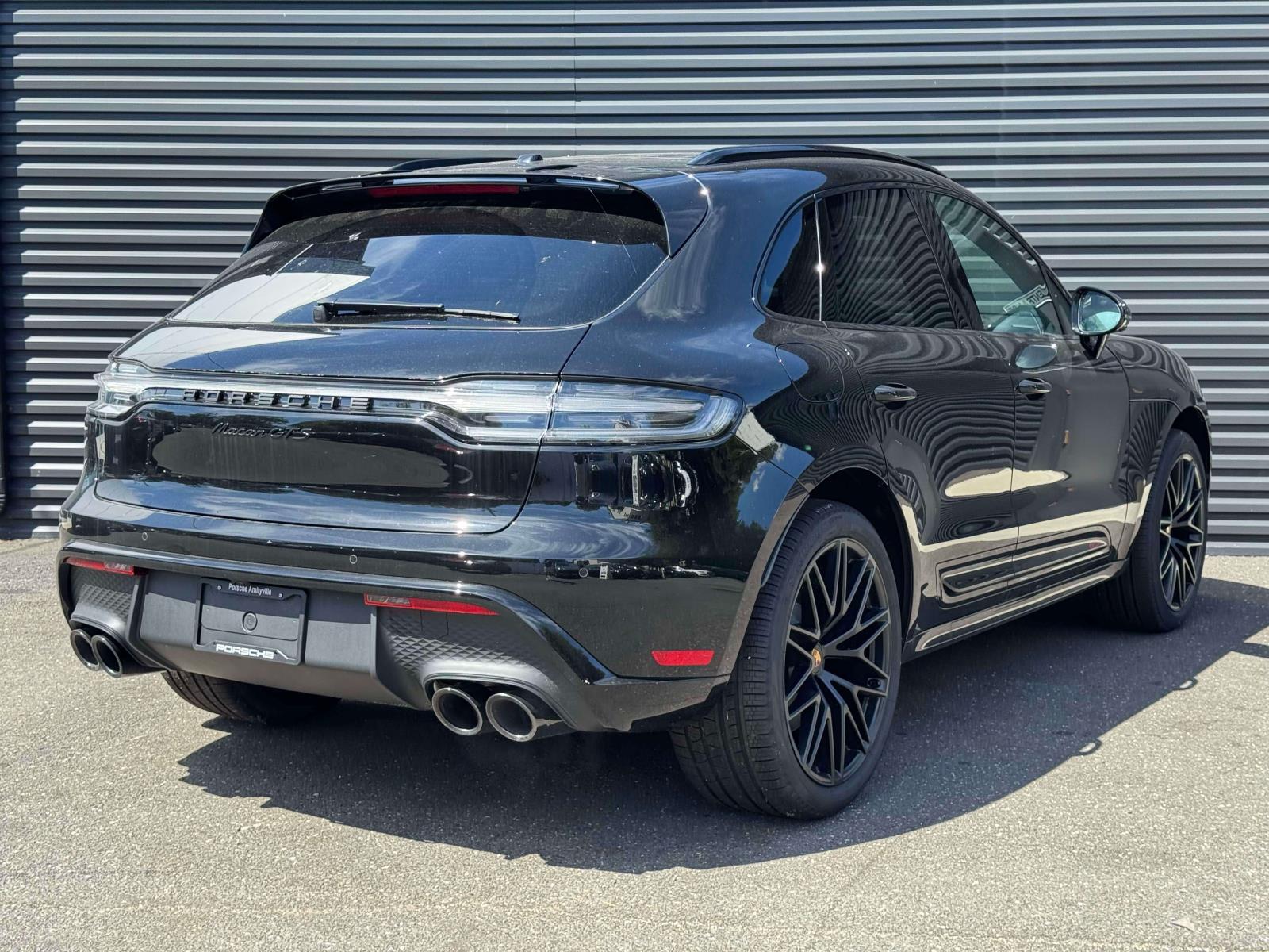 2025 Porsche Macan GTS Image 5 of 25