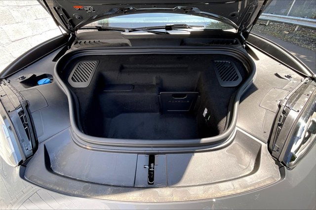 Vehicle image 8 of 15