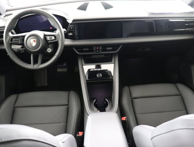 2025 Porsche Macan Electric Image 14 of 36