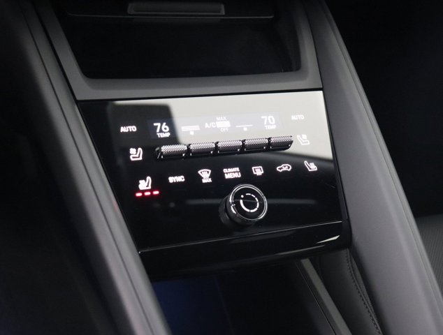 2025 Porsche Macan Electric Image 32 of 36