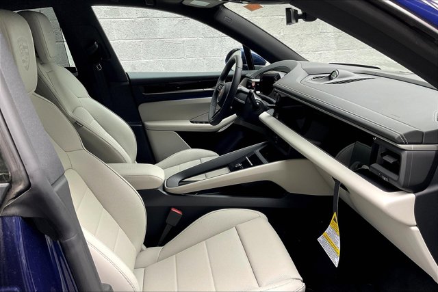 Vehicle image 15 of 15