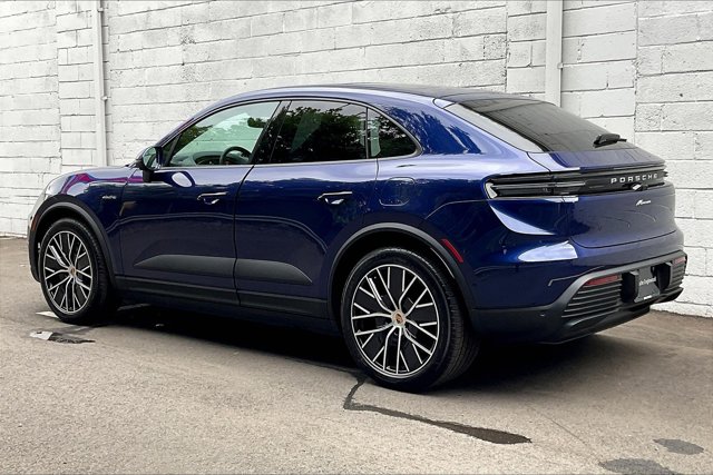Vehicle image 5 of 15