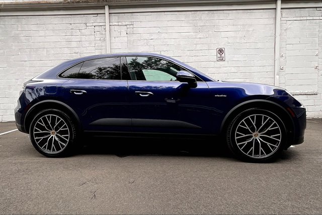 Vehicle image 3 of 15