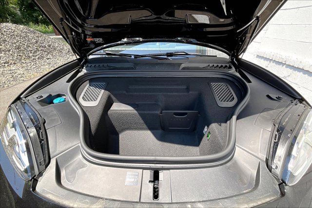 Vehicle image 8 of 15