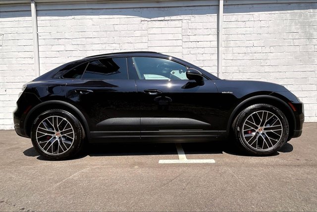 Vehicle image 3 of 15
