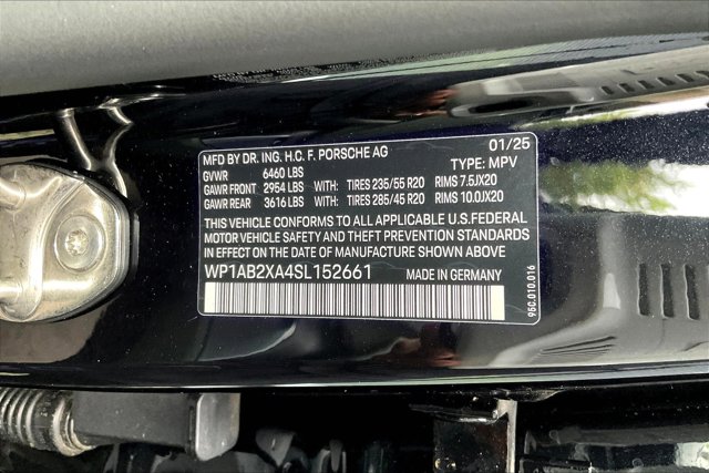 Vehicle image 13 of 15