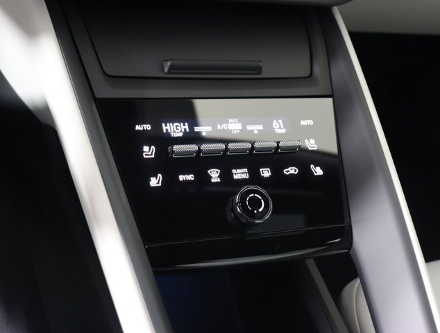 2025 Porsche Macan Electric 4S Image 22 of 37