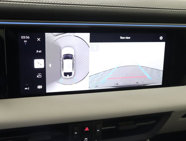 2025 Porsche Macan Electric 4S Image 18 of 37