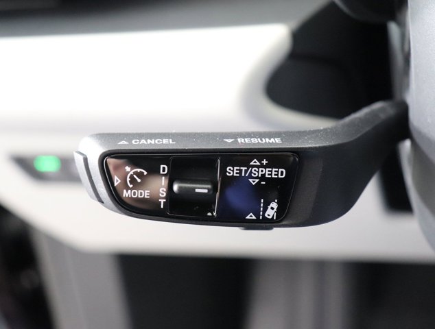 2025 Porsche Macan Electric 4S Image 29 of 37