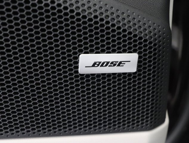 2025 Porsche Macan Electric 4S Image 28 of 37