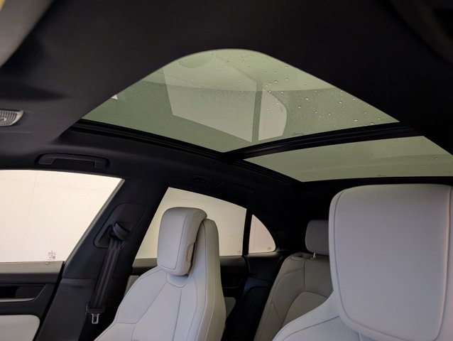 2025 Porsche Macan Electric 4S Image 12 of 37