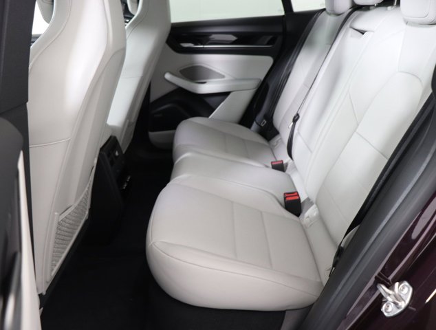 2025 Porsche Macan Electric 4S Image 11 of 37