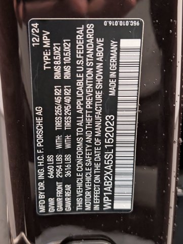 2025 Porsche Macan Electric 4S Image 27 of 37