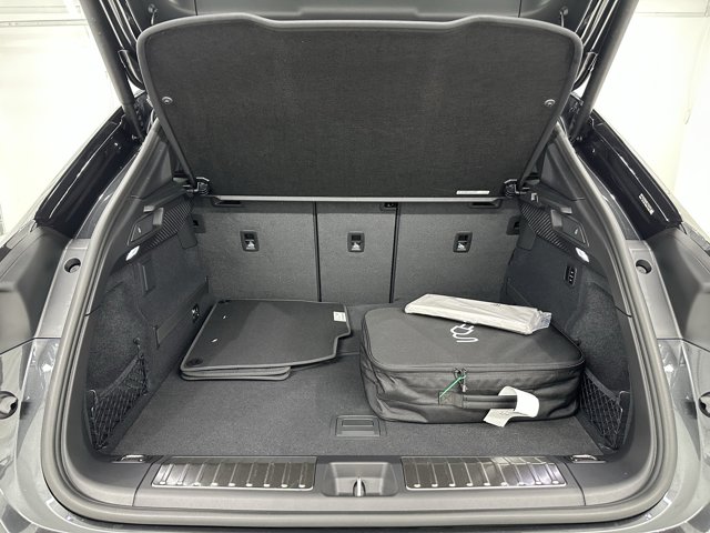 2025 Porsche Macan Electric Turbo Image 14 of 73