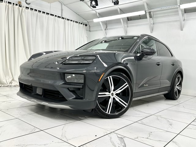 2025 Porsche Macan Electric Turbo Image 2 of 73