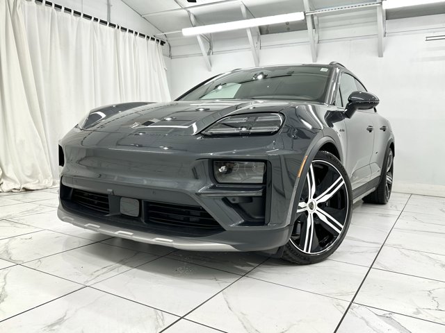 2025 Porsche Macan Electric Turbo Image 71 of 73