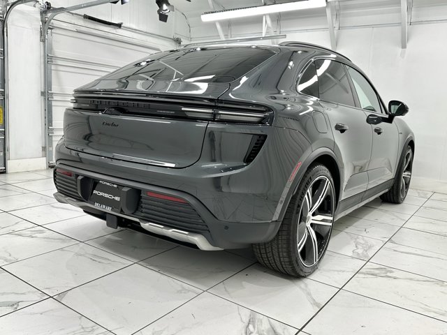 2025 Porsche Macan Electric Turbo Image 6 of 73