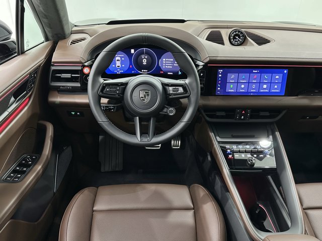 2025 Porsche Macan Electric Turbo Image 22 of 73