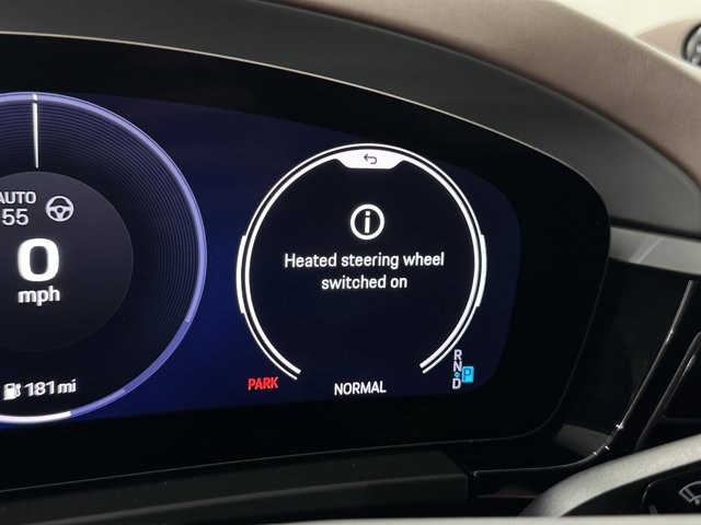 2025 Porsche Macan Electric Turbo Image 30 of 73