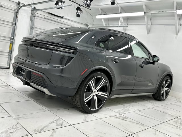 2025 Porsche Macan Electric Turbo Image 7 of 73