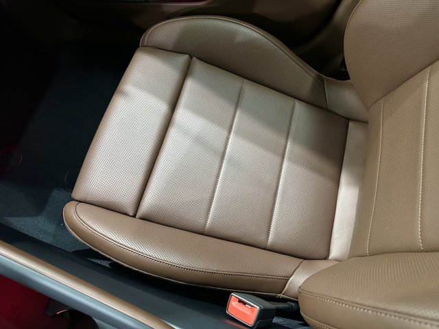 2025 Porsche Macan Electric Turbo Image 72 of 73