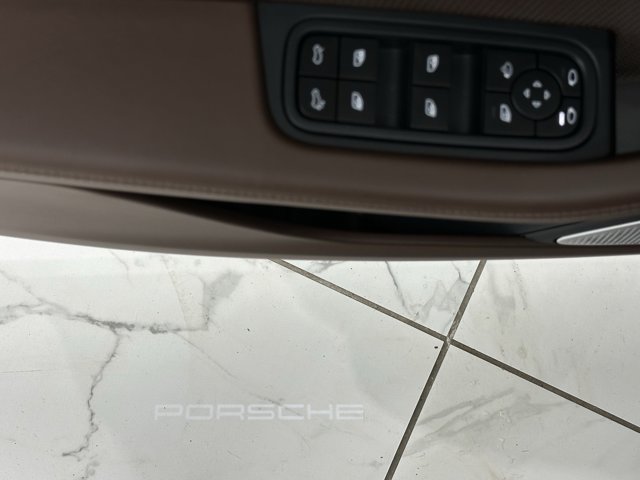 2025 Porsche Macan Electric Turbo Image 53 of 73