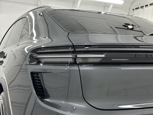 2025 Porsche Macan Electric Turbo Image 63 of 73