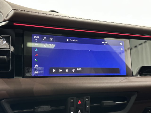 2025 Porsche Macan Electric Turbo Image 31 of 73