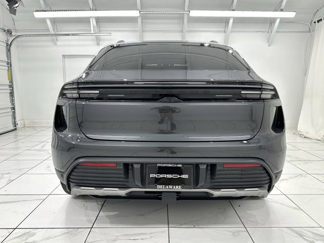 2025 Porsche Macan Electric Turbo Image 8 of 73