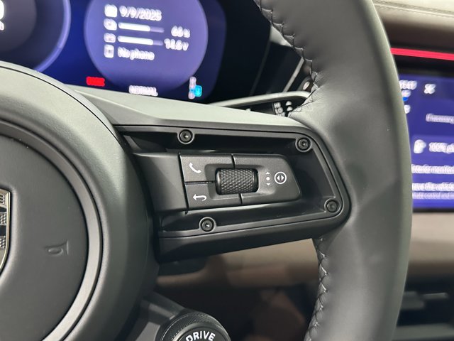 2025 Porsche Macan Electric Turbo Image 56 of 73