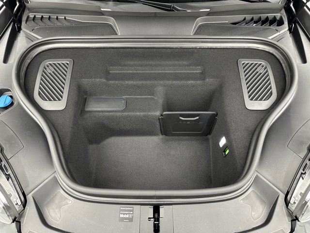 2025 Porsche Macan Electric Turbo Image 66 of 73