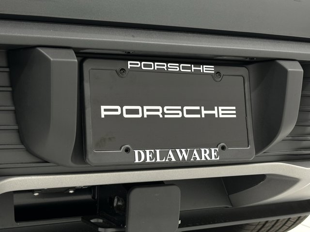 2025 Porsche Macan Electric Turbo Image 28 of 73