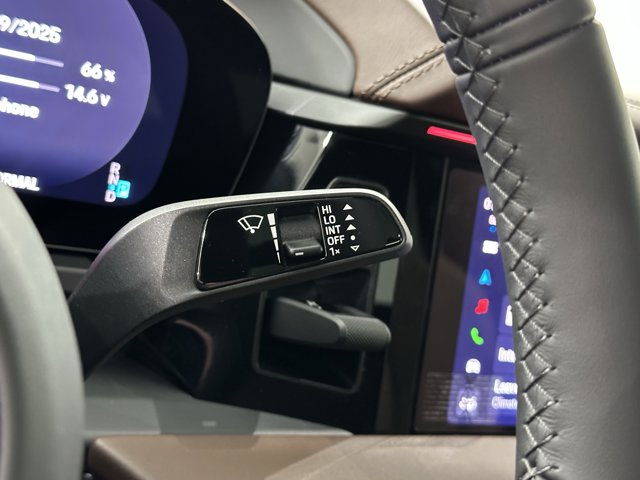 2025 Porsche Macan Electric Turbo Image 45 of 73