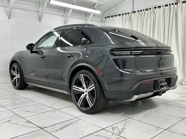 2025 Porsche Macan Electric Turbo Image 9 of 73