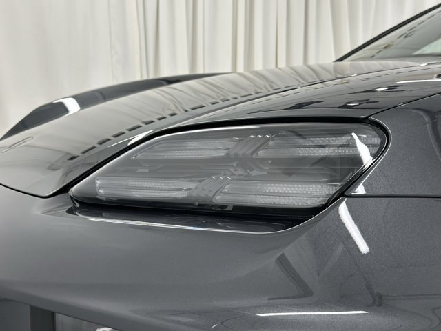 2025 Porsche Macan Electric Turbo Image 55 of 73