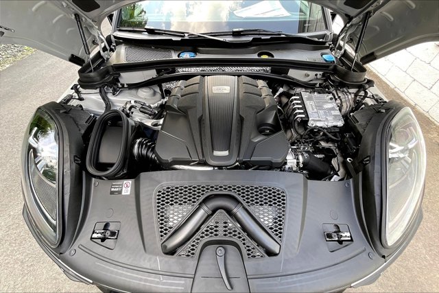 Vehicle image 7 of 15