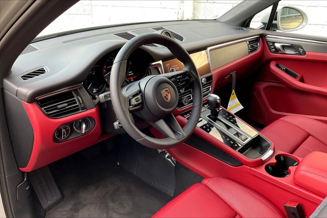 Vehicle image 11 of 15